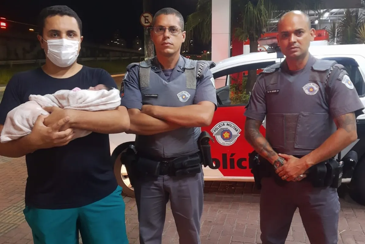 Nascida no último dia 15, bebê que se engasgou foi salva por policiais em Praia Grande