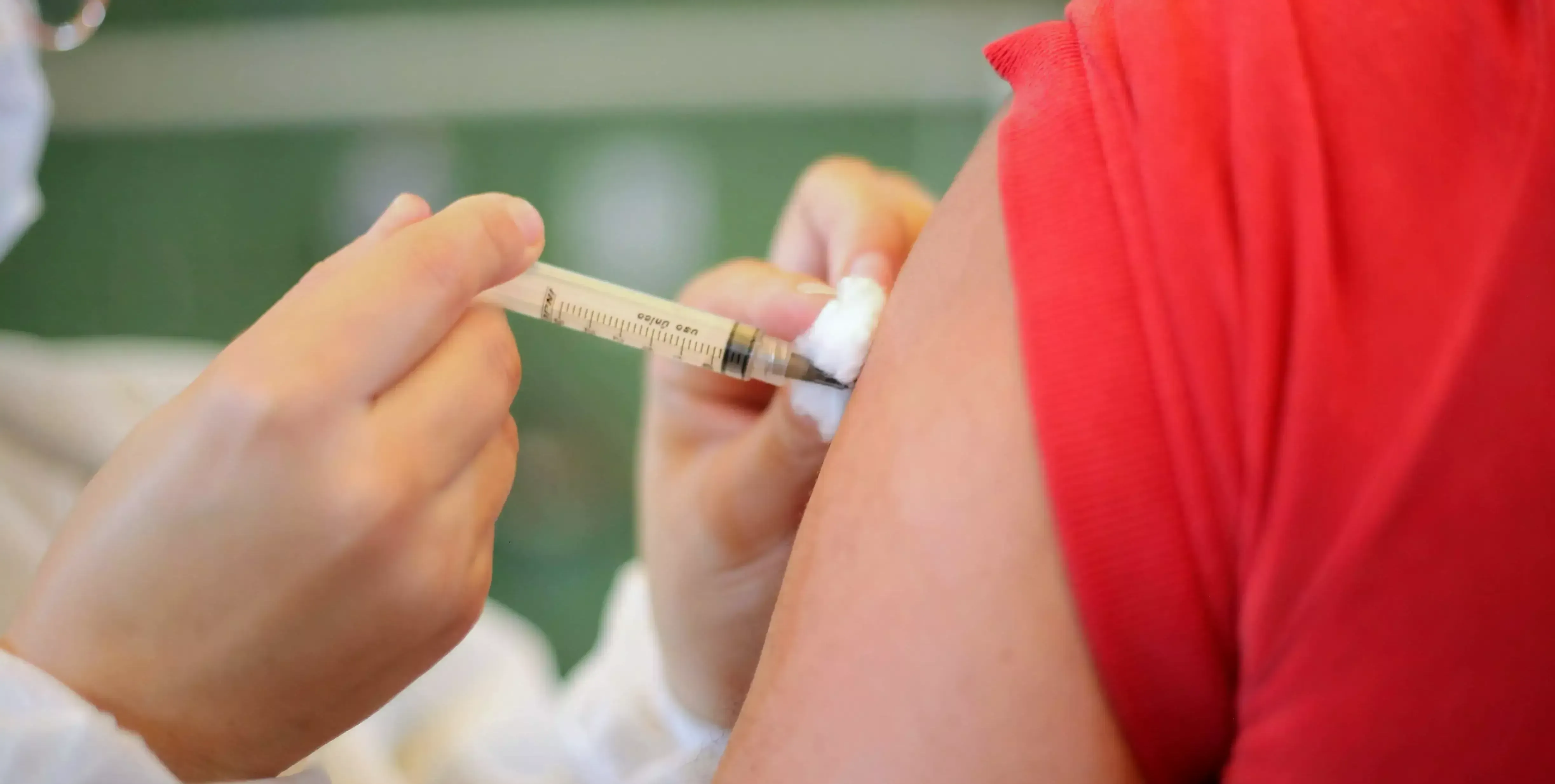  São Vicente antecipa vacinação contra covid de pessoas acima de 55 anos para sexta-feira  