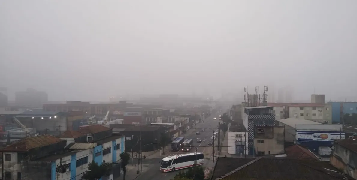  Neblina volta a aparecer em Santos neste domingo (22) 