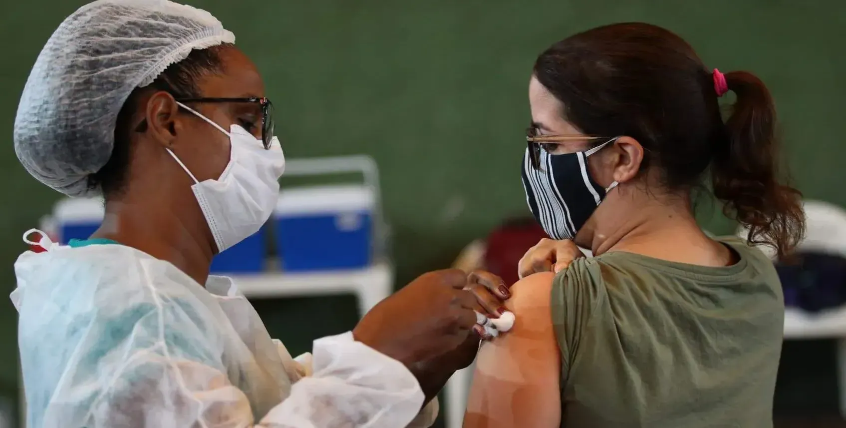    Santos começa a vacinar pessoas com idade entre 47 e 49 anos nesta segunda   