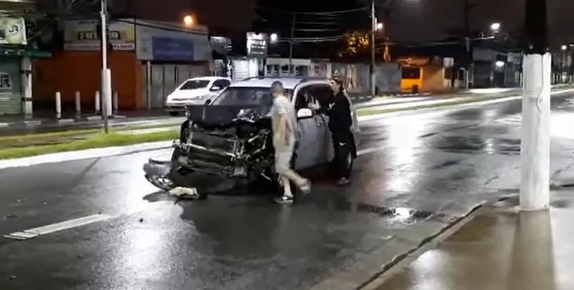    Motorista que causou acidente na Av. Nossa Senhora de Fátima, em Santos, no sábado (17), é preso em flagrante   