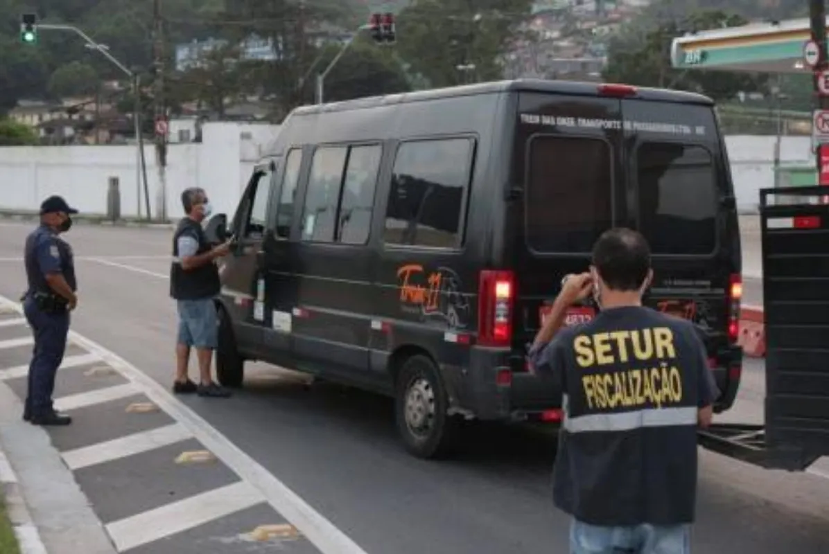 Santos terá fiscalização de veículos turísticos e multa para quem não cumprir normas