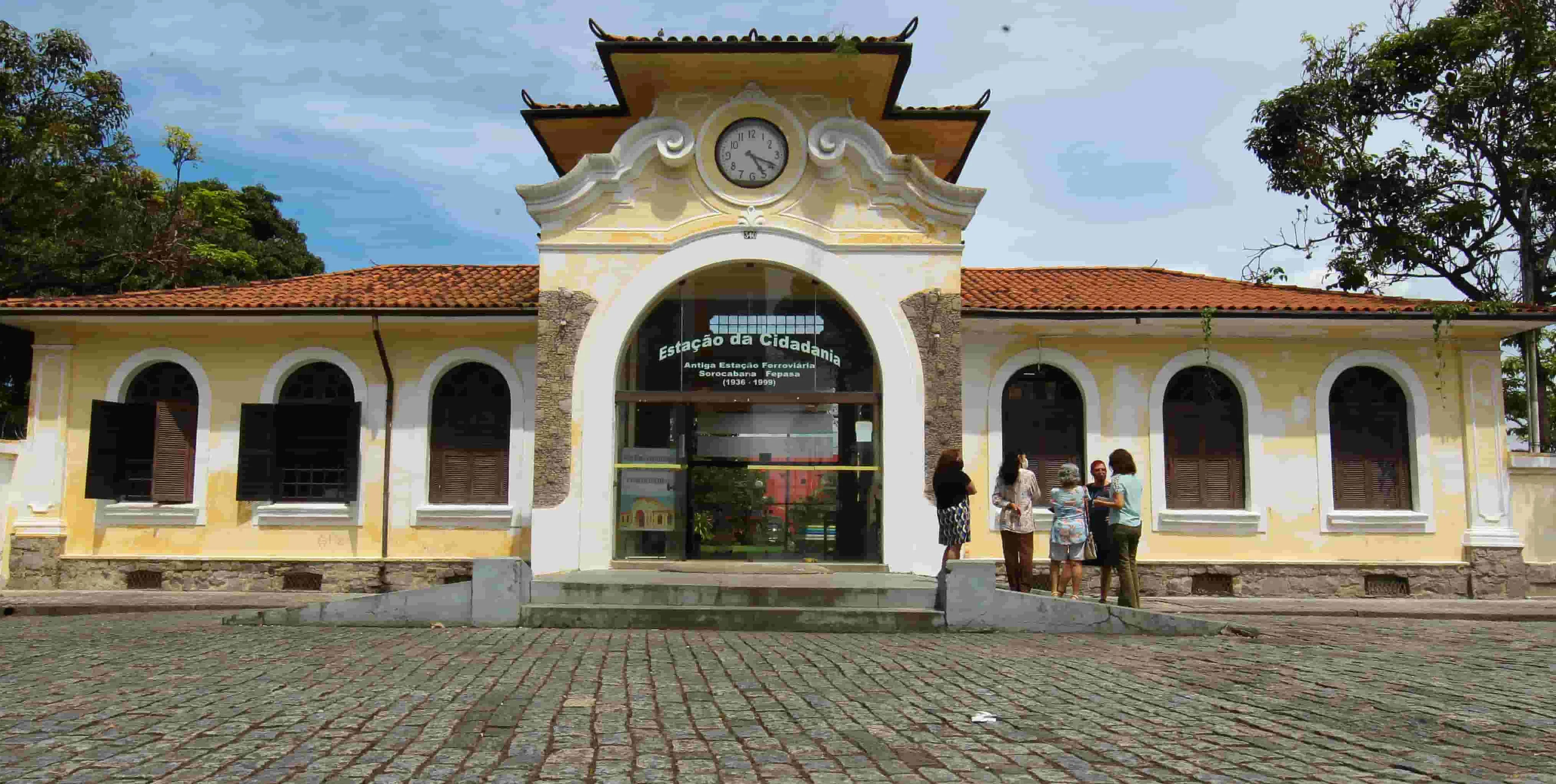  Estação Ferroviária Sorocabana-Fepasa pertence ao Instituto Pão de Açúcar, mas desde 2006 está cedida ao Fórum da Cidadania/Concidadania 