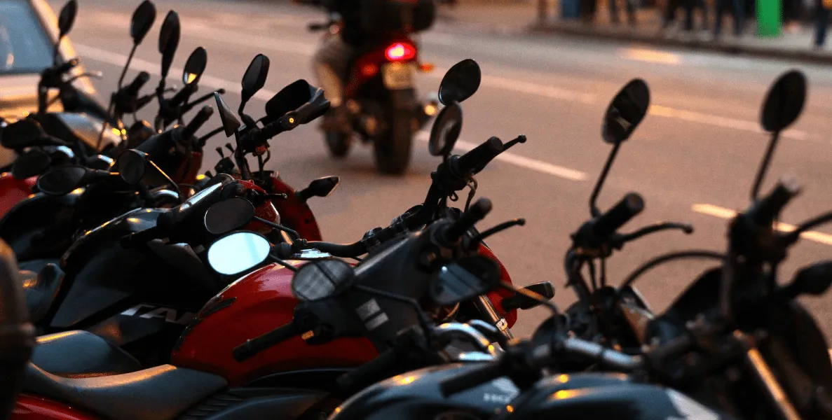     Para motos fabricadas no Brasil a partir de 1999, os limites estabelecidos são entre 75 e 80 decibéis    