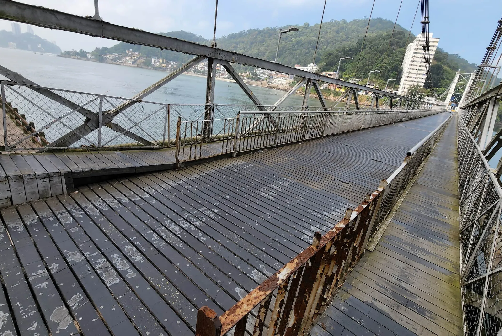 Estado afirmou que estão programadas novas obras na estrutura da ponte