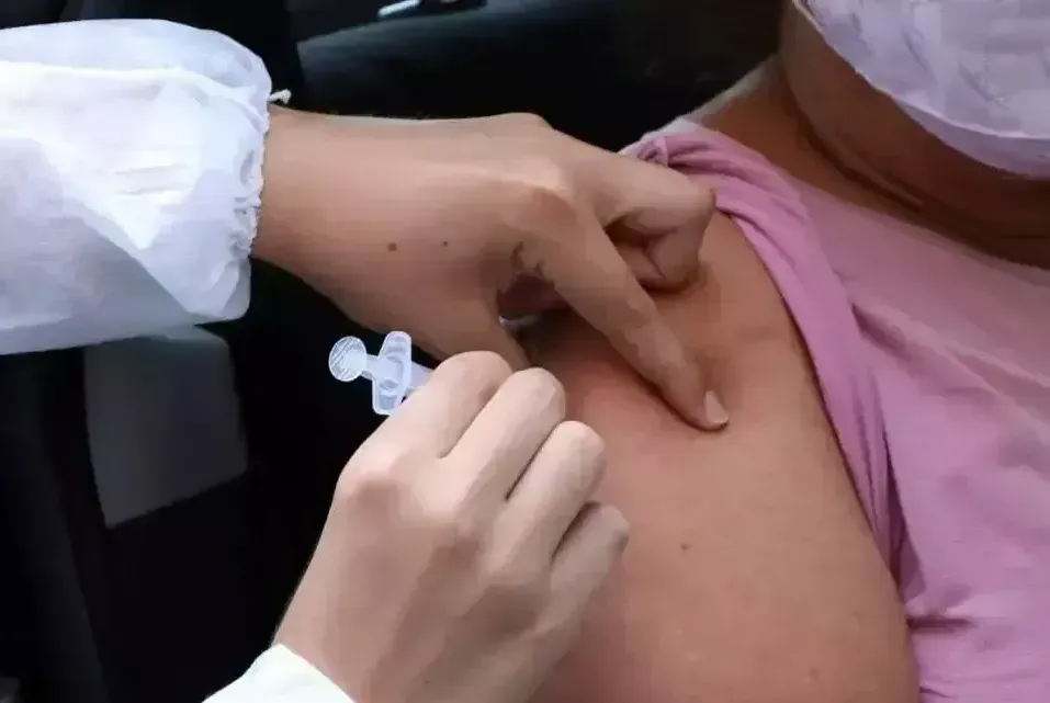 Vacinação em São Vicente segue com novos públicos