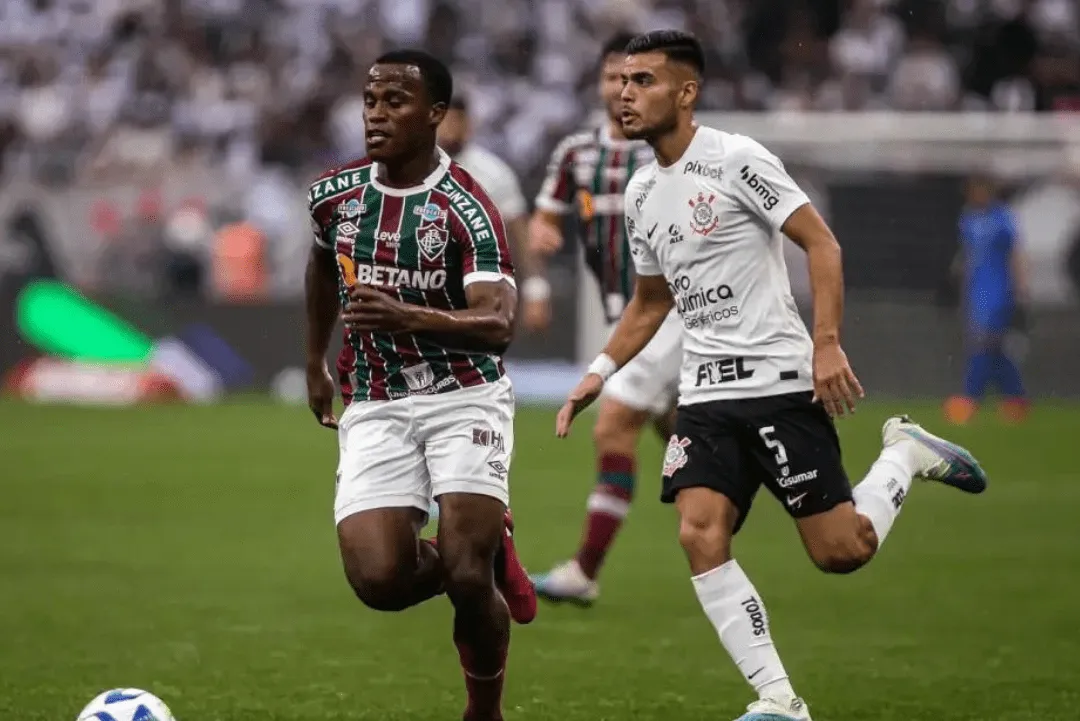Fluminense detona arbitragem em empate com Corinthians