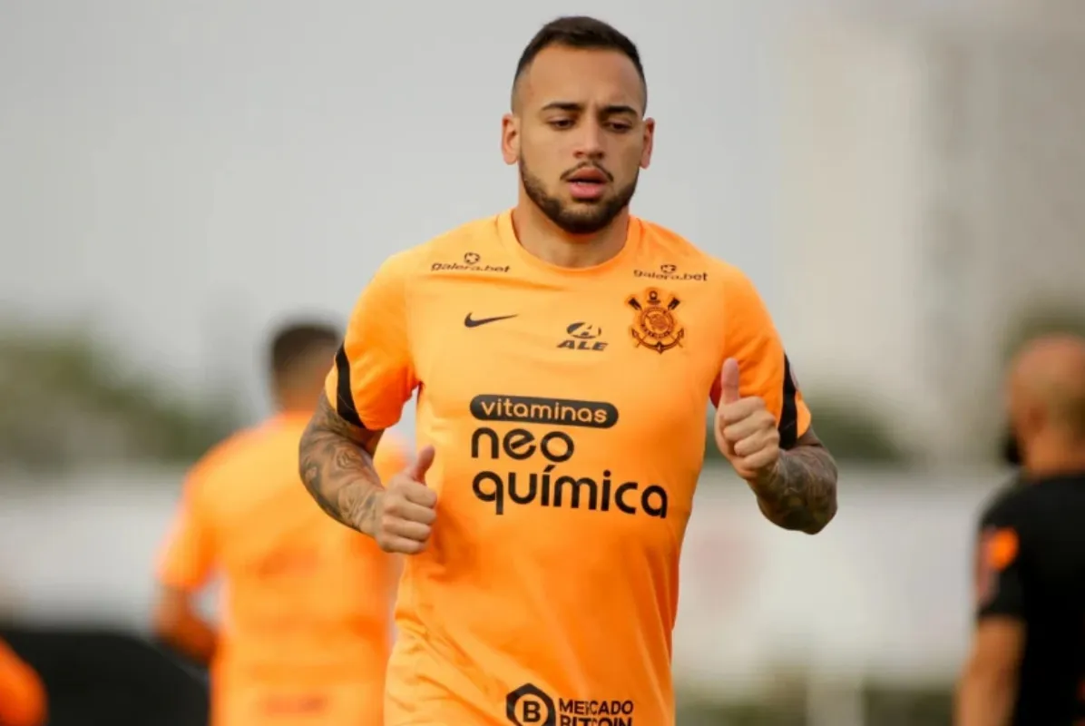 Depois de ficar dois meses fora, Maycon sofre nova lesão no Corinthians