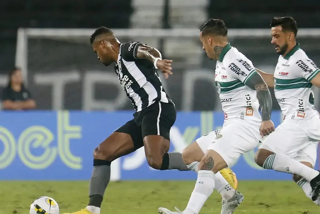 Botafogo enfrenta o Coritiba fora de casa