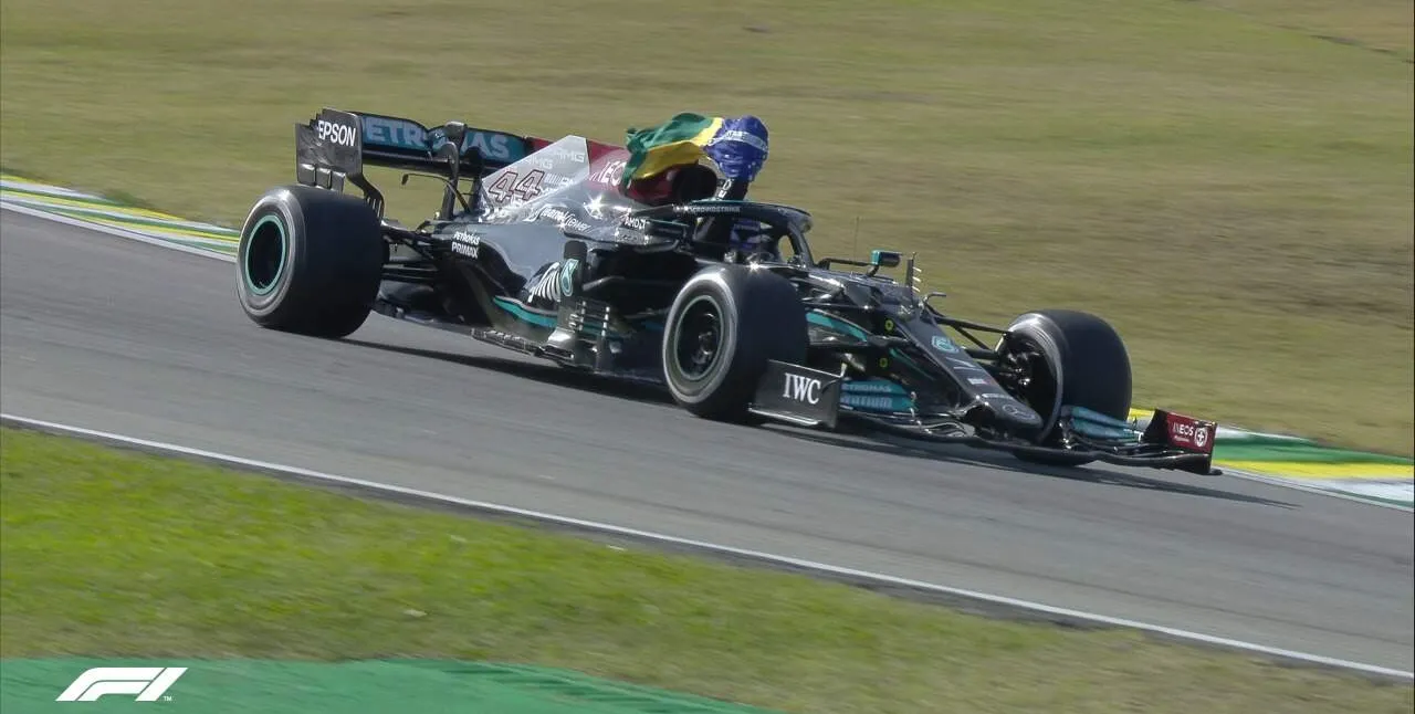  Lewis Hamilton conquista a vitória em Interlagos  