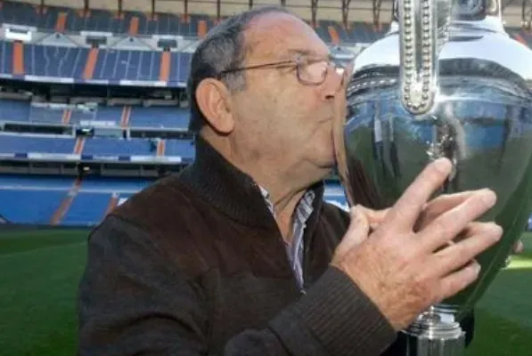 O ex-jogador era atualmente presidente de honra no Real Madrid