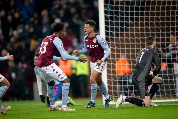 Coutinho marca gol e ajuda Aston Villa no empate contra o United