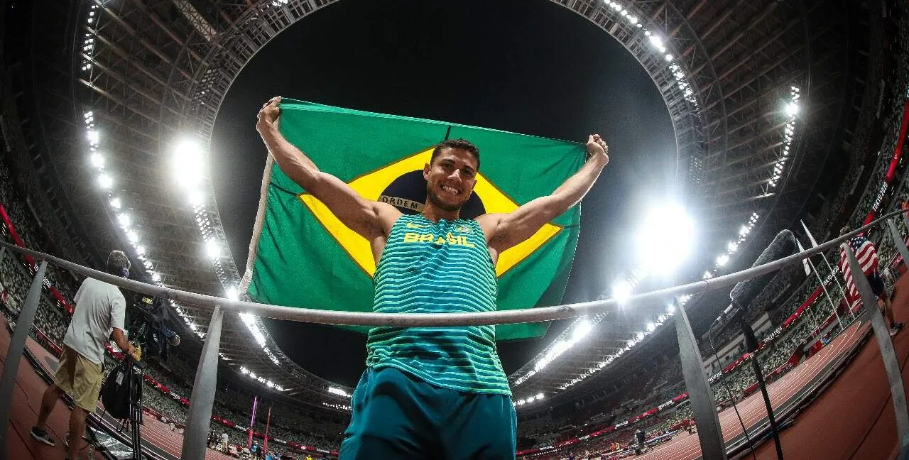  Após ouro no Rio-2016, Thiago Braz fatura o bronze no salto com vara em Tóquio 