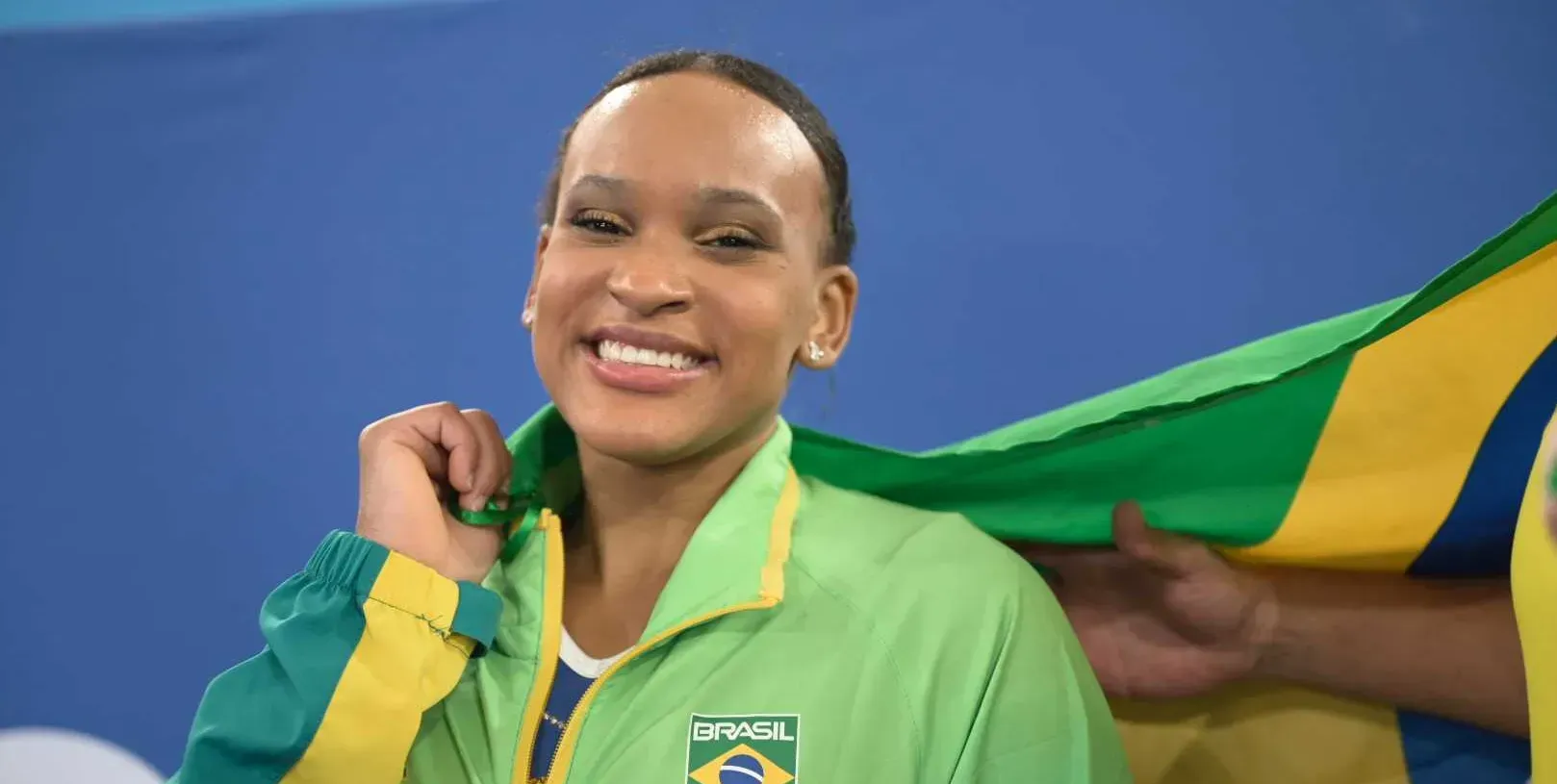   Rebeca Andrade será a porta-bandeira do Brasil no encerramento 