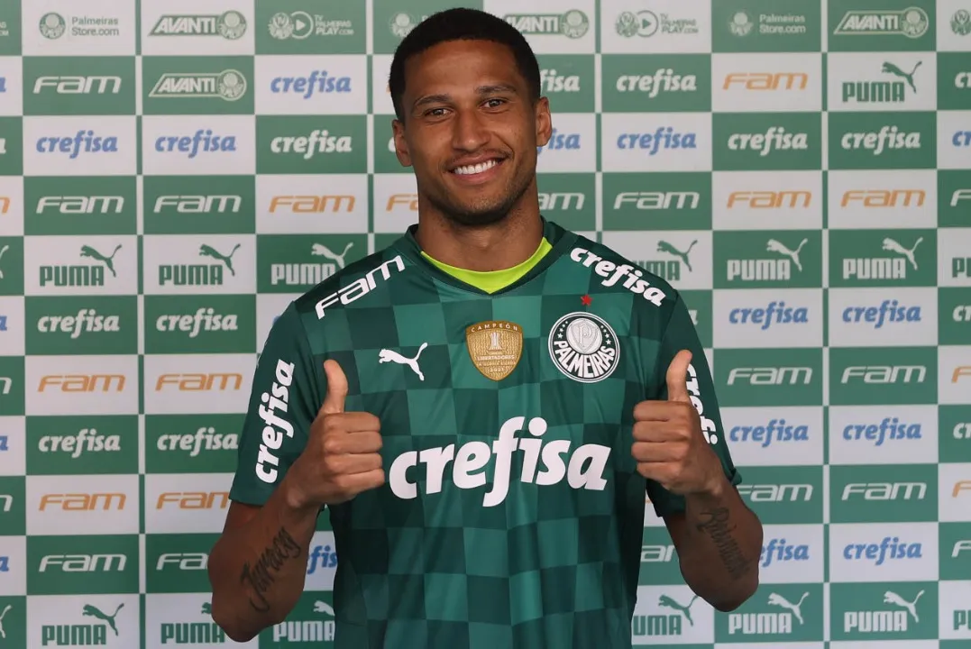 Murilo Cerqueira foi apresentado nesta terça-feira (18) como novo reforço do Palmeiras