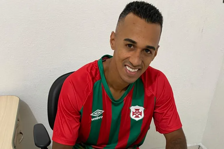 Juninho teve passagem por vários clubes do Brasil, incluindo o Palmeiras