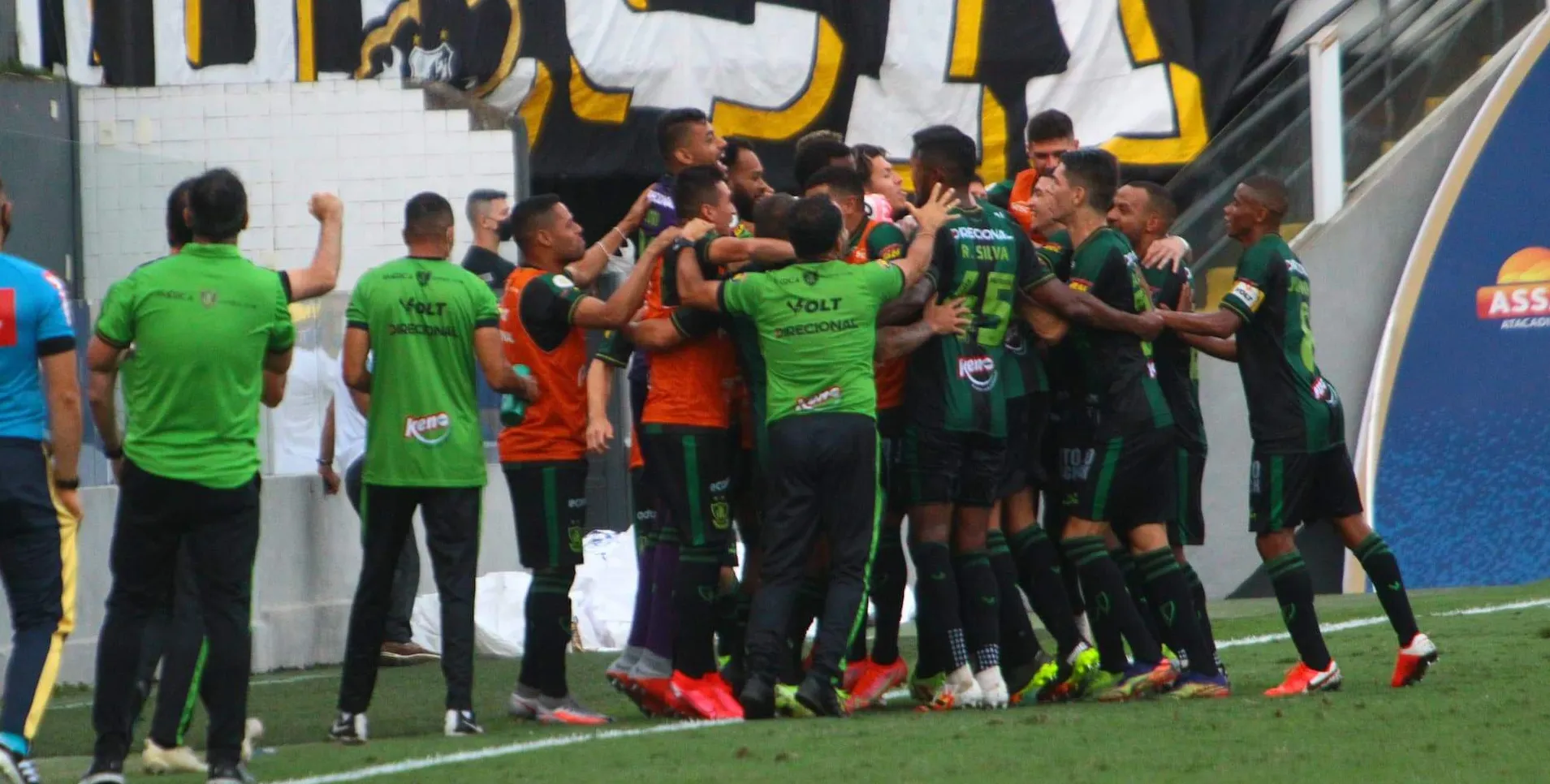  América-MG surpreendeu e bateu o Santos em plena Vila Belmiro 