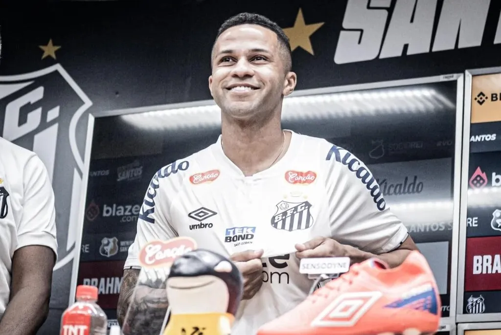 Serginho atraiu a atenção do Santos após ter sido um dos destaques do último Campeonato Paranaense