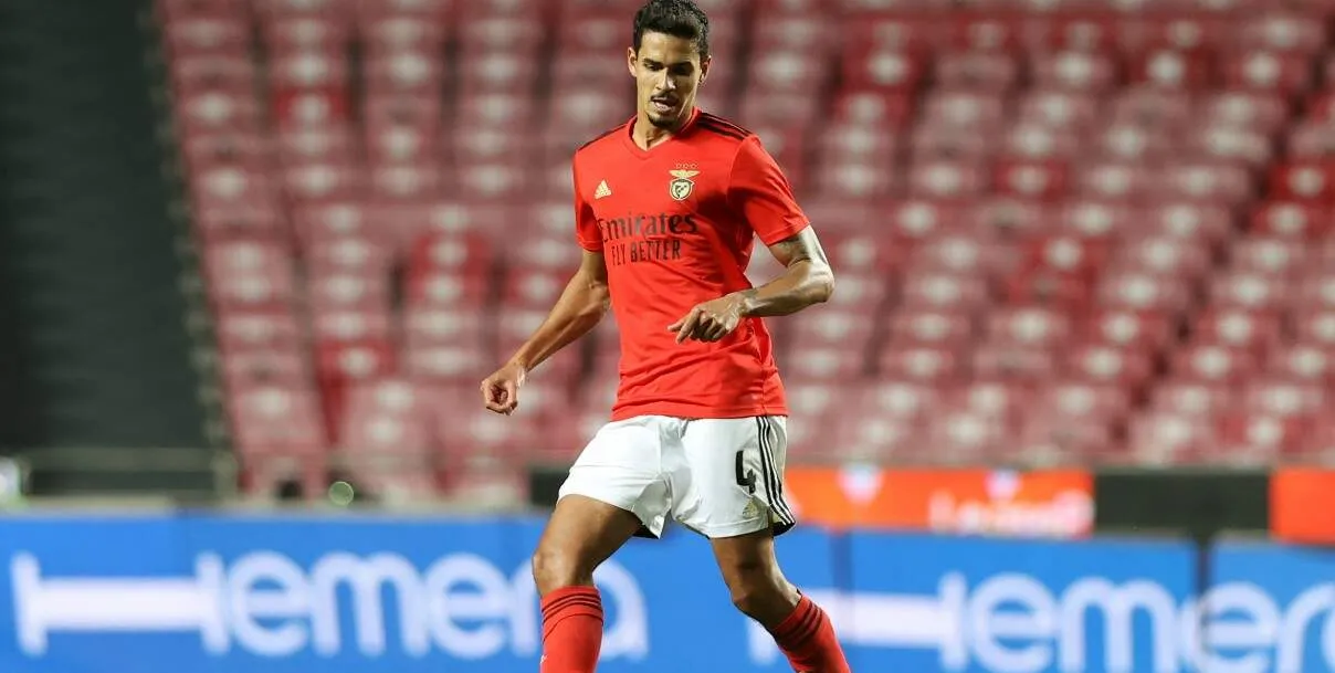  Lucas Veríssimo tem ótimos números no time de Portugal 