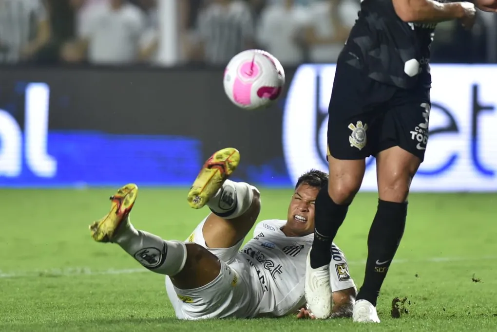 Sem gol do Marcos Leonardo, Peixe não sabe o que é vencer o Corinthians