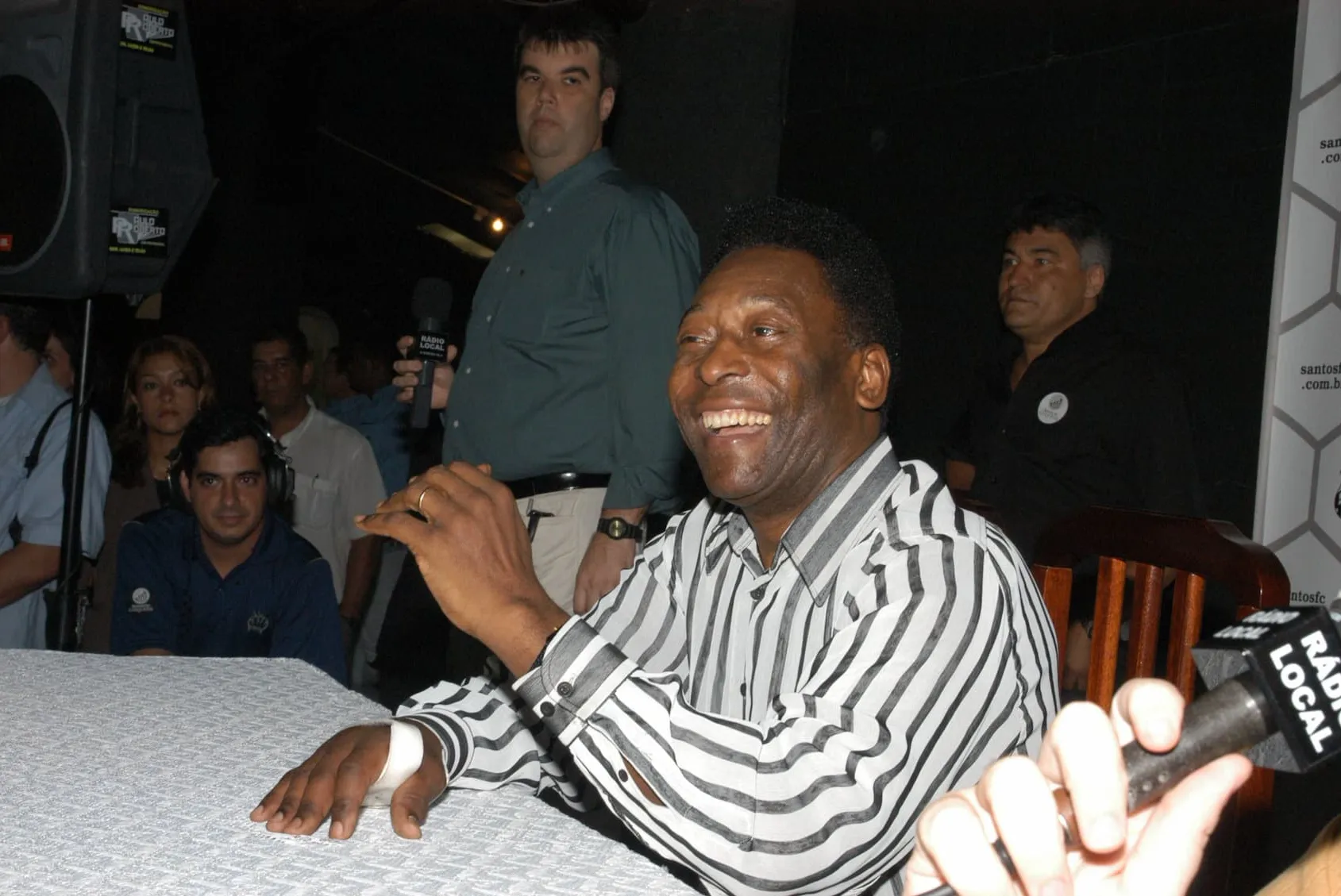 Pelé participou da inauguração do Memorial das Conquistas, em novembro de 2003