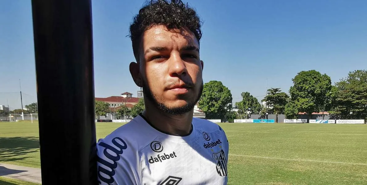  Moraes chega ao Santos cedido por empréstimo pelo Atlético-GO  