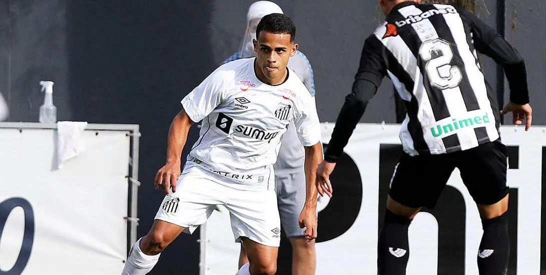    Fernandinho quer que o time repita o bom futebol jogado contra o Ceará   