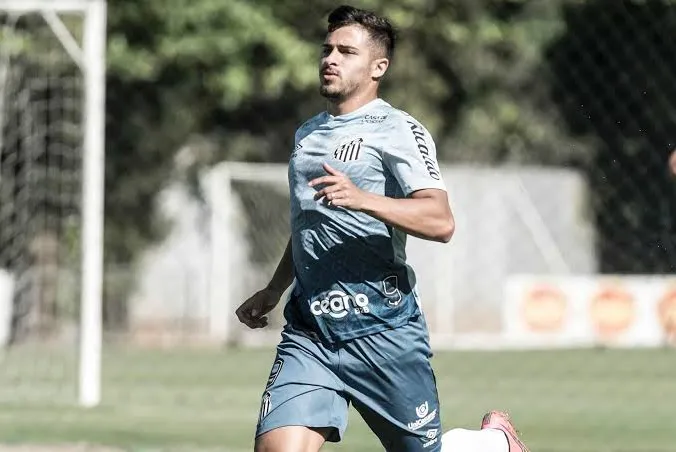 Pileggi teve contrato rescindido pelo Santos