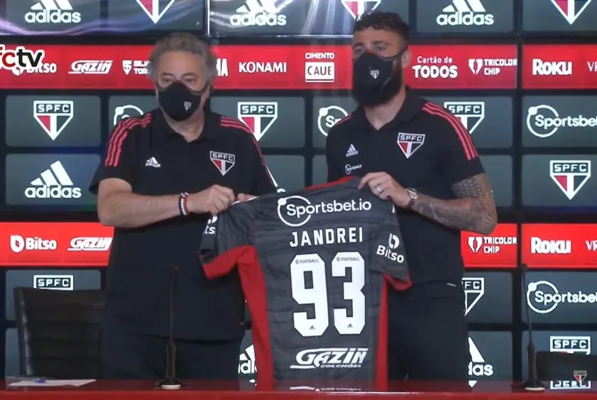 Goleiro vestirá a camisa 93 no São Paulo