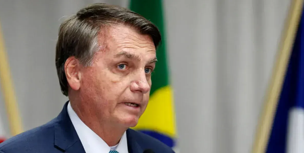  Bolsonaro voltou a responsabilizar os governadores por parte do alto preço do gás de cozinha e dos combustíveis 