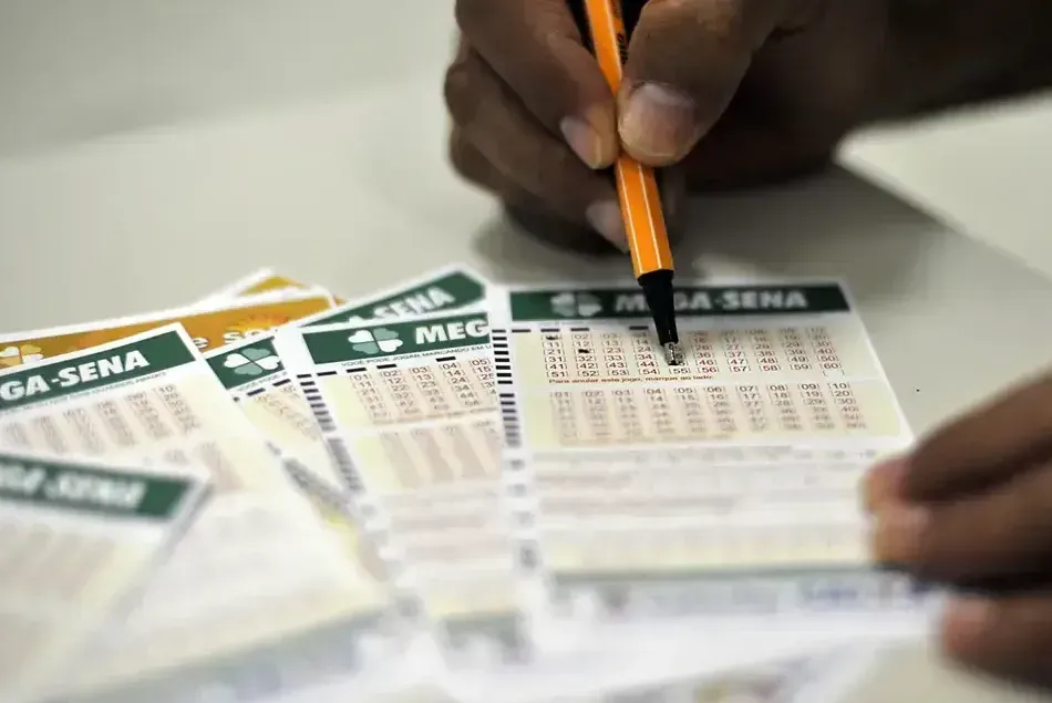 As apostas podem ser feitas nas casas lotéricas credenciadas pela Caixa, em todo o país ou pela internet