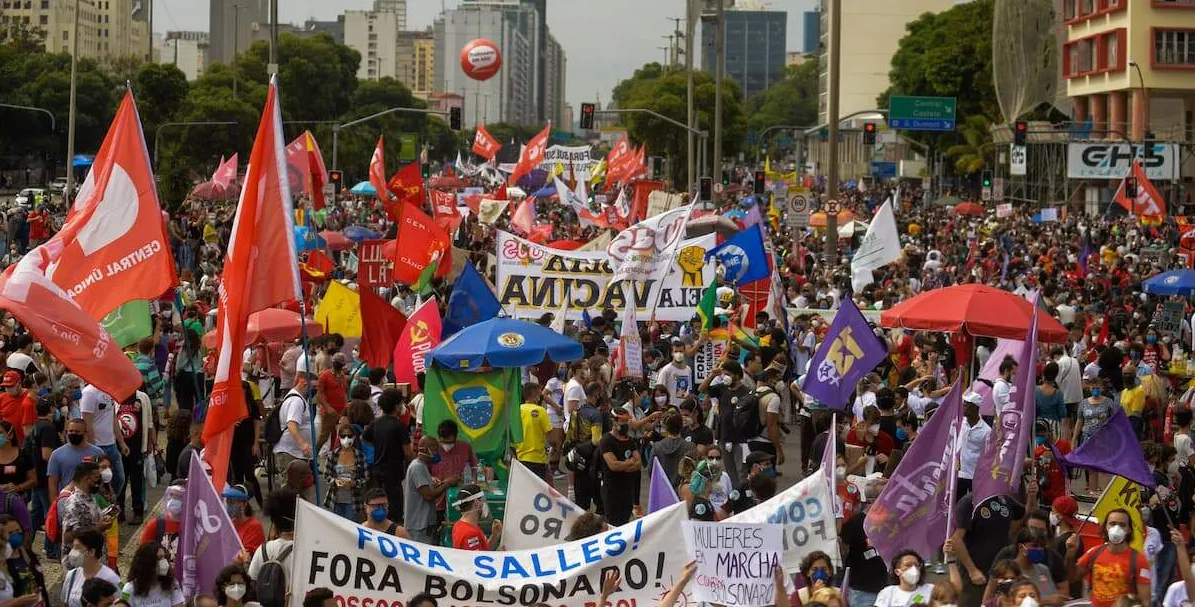  Ato contra o governo de Jair Bolsonaro acontece em todo o país nesta sábado (19) 