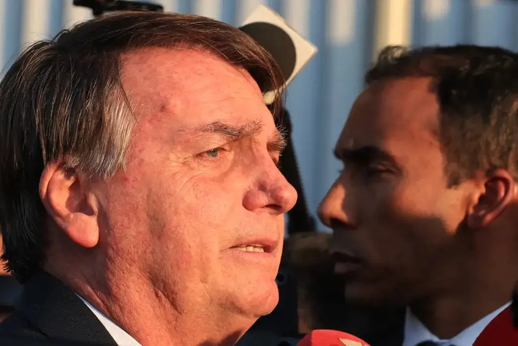 A explicação foi enviada ao Supremo após o ministro dar prazo de 48 horas para Bolsonaro explicar a estadia