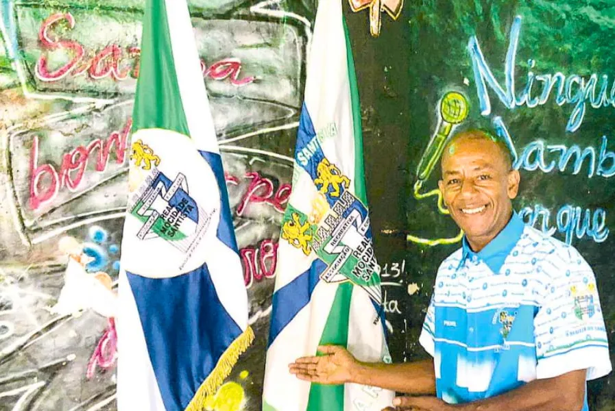 Edinho  leva uma vida inteira dedicada ao Carnaval santista