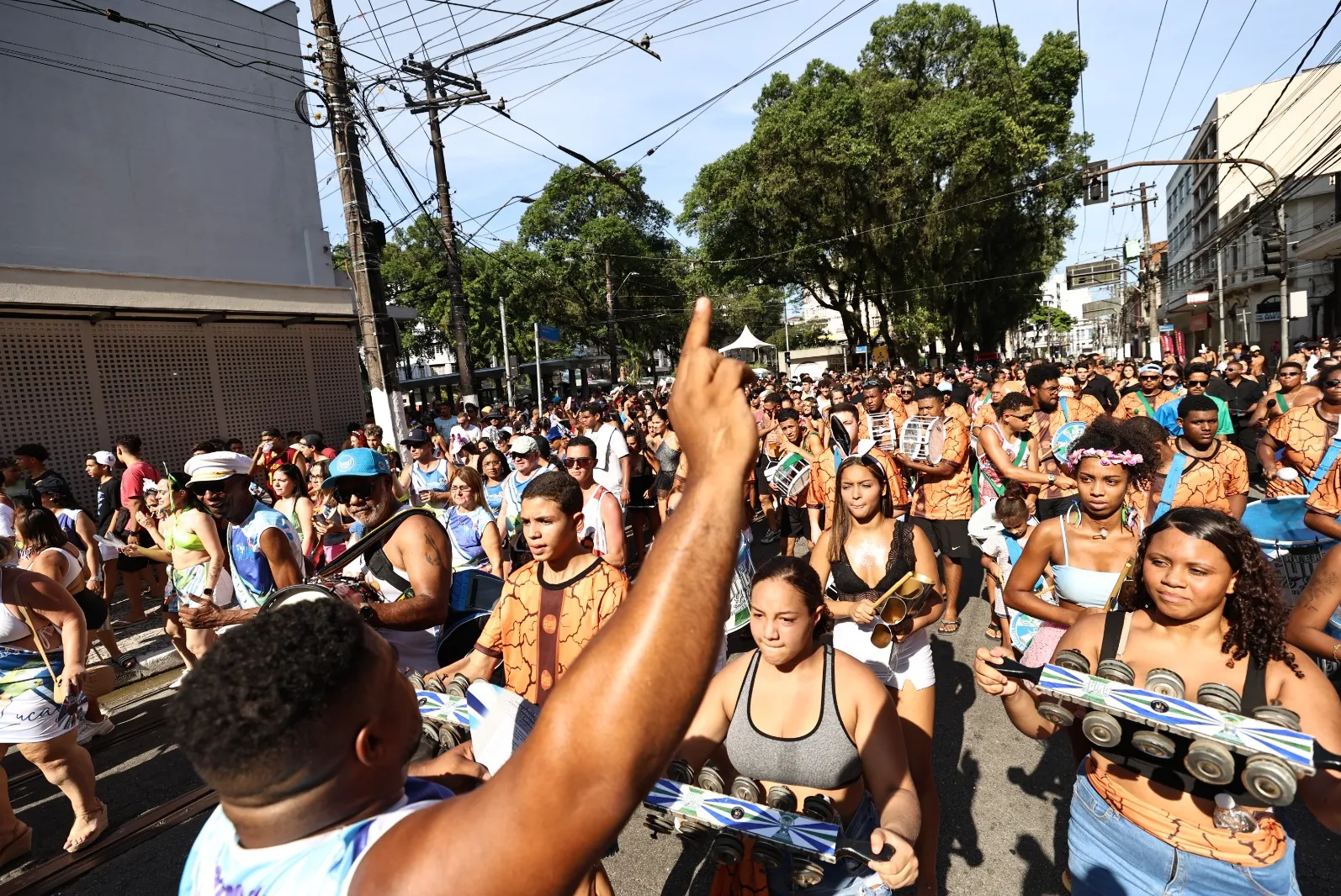 Banda Vila Mathias foi uma das que se apresentaram, na tarde desta segunda-feira, no Centro de Santos. Para esta terça, estão previstos oito bandas e um bloco
