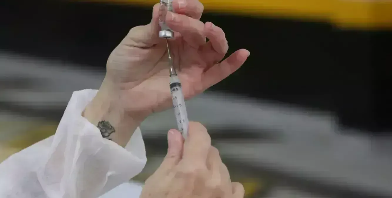  Ministério da Saúde (MS)diz que não está devendo lotes da vacina 