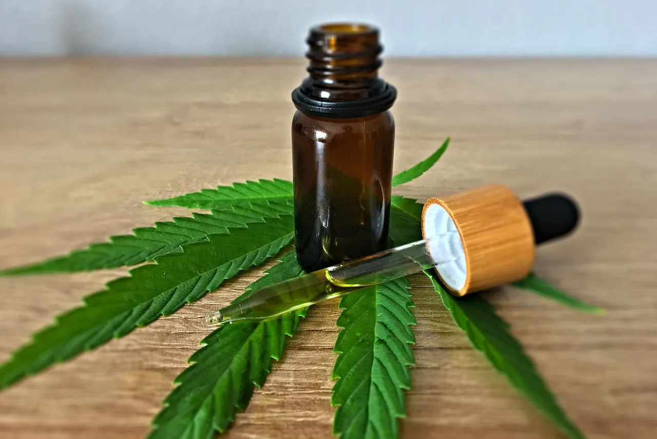 O novo produto aprovado é o Extrato de Cannabis Sativa Alafiamed 200 mg/ml