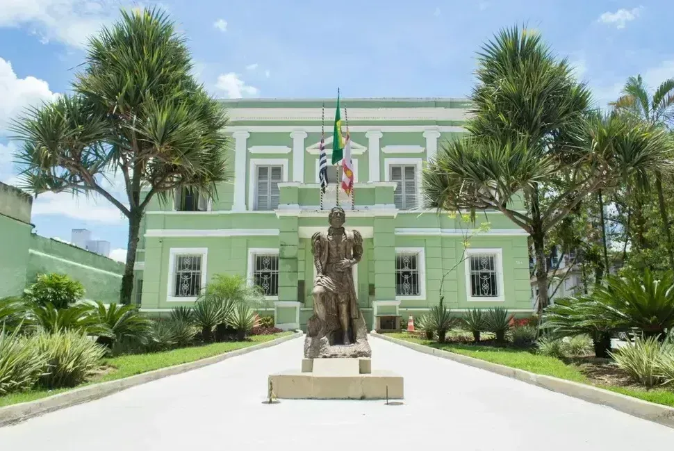 Prefeitura de São Vicente abriu aproximadamente 150 vagas de estágio