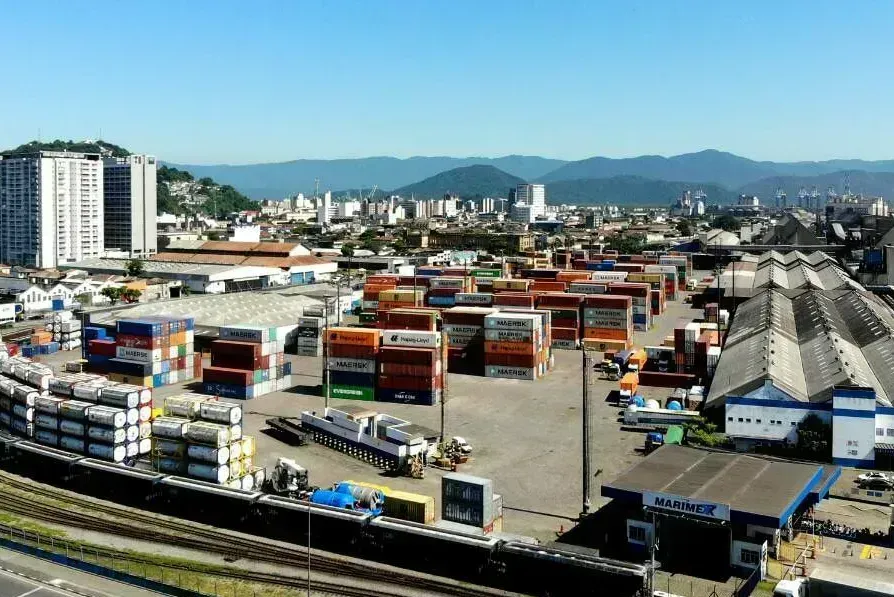 Marimex e Santos Brasil: confira as vagas de emprego no Porto de Santos
