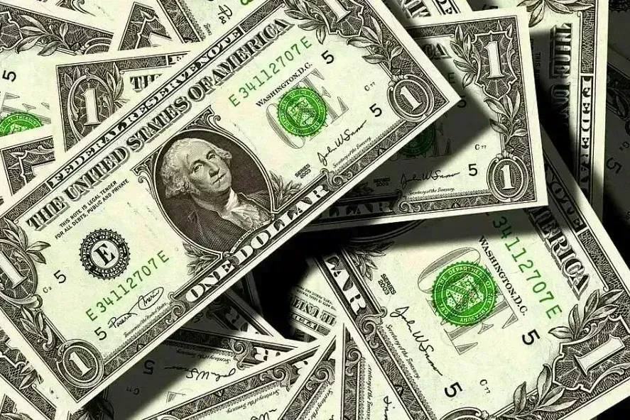Dólar fechou em alta nesta quarta-feira (29), no patamar de R$ 5,69