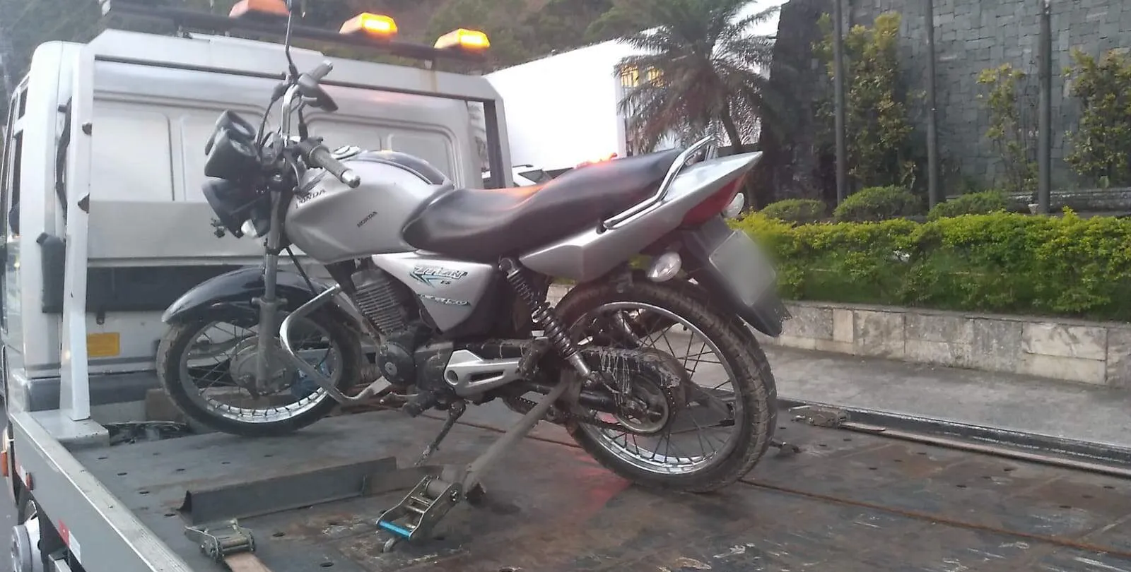  Motocicleta foi encontrada no Jardim Enseada nesta terça-feira (3) 