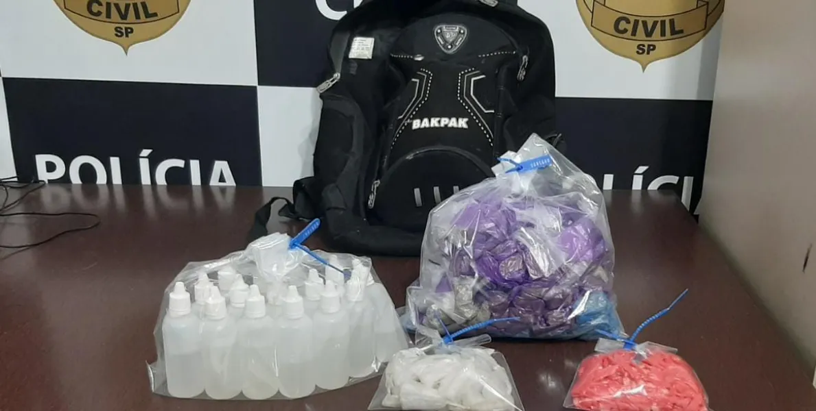  Suspeita de entregar drogas para associação criminosa foi presa no litoral de SP 