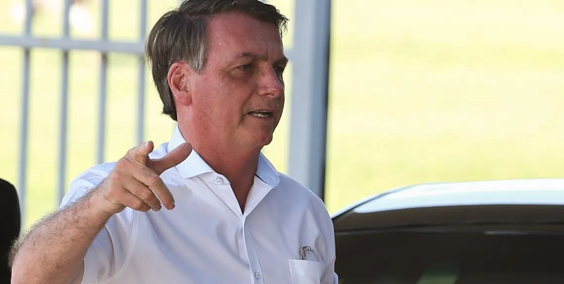  Bolsonaro: 'Vamos ter problemas ano que vem' caso país não adote o voto impresso 