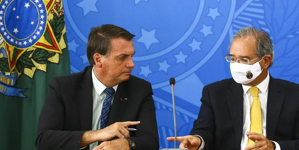  Bolsonaro ordenou publicamente ao ministro da Economia que providencie os recursos necessários para a implementação do voto impresso 