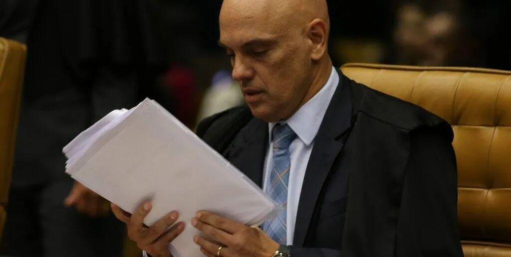  Alexandre de Moraes estende por mais 90 dias inquérito 'Moro x Bolsonaro' 