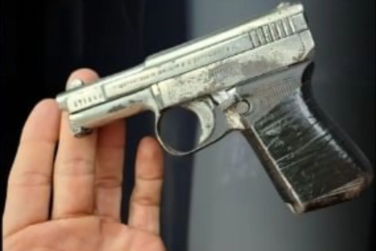 Pistola estava descarregada e seria usada por suspeito para ameaçar sua ex-esposa