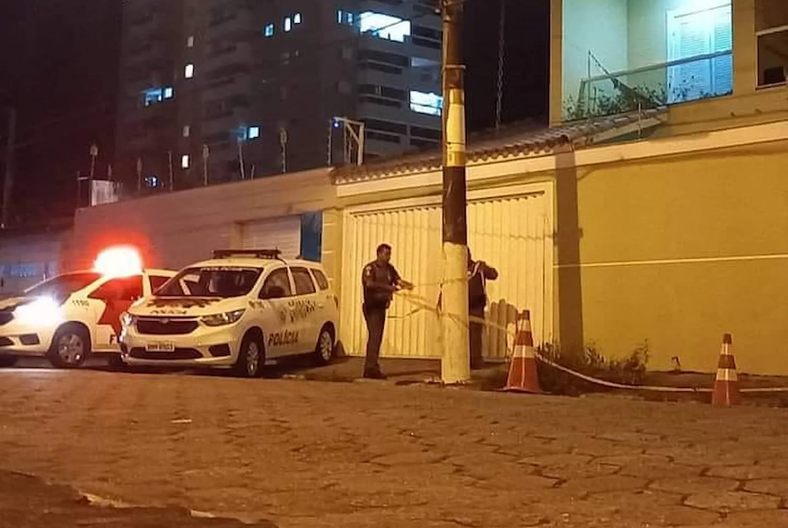 Caso ocorreu em frente a residência do casal no bairro Canto do Forte