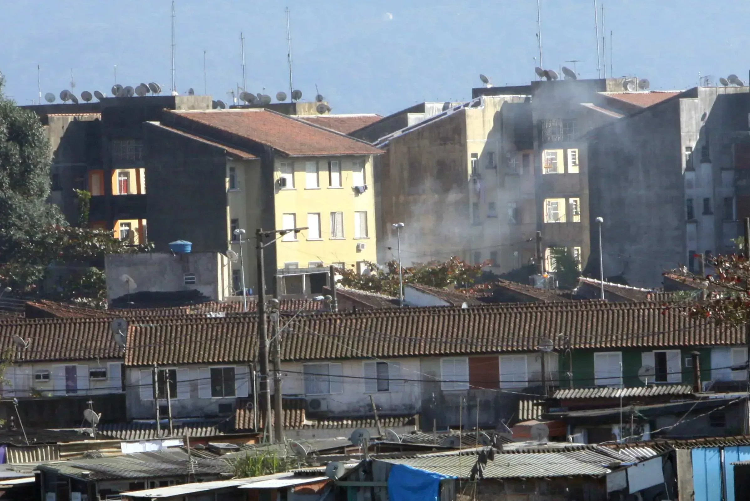Traficantes tentaram fugir por becos e telhados na Vila Margarida