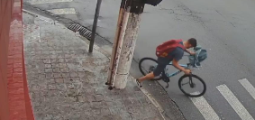  Após atravessar a rua, homem rompeu cadeado da bicicleta e furtou meio de transporte no bairro Aparecida, em Santos 