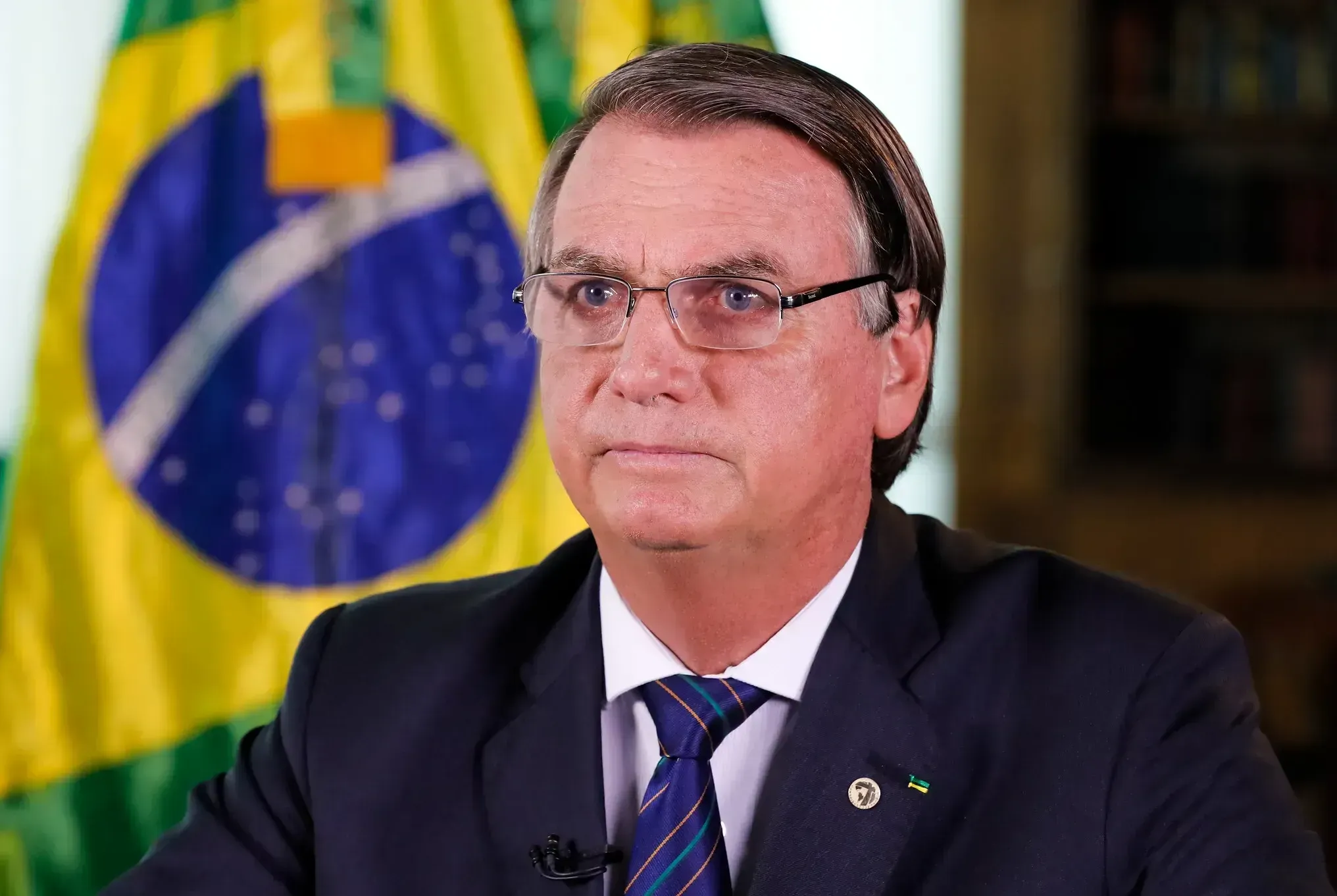 Bolsonaro participou do lançamento de um cabo de fibra óptica submerso em rios, por meio do Programa Norte Conectado